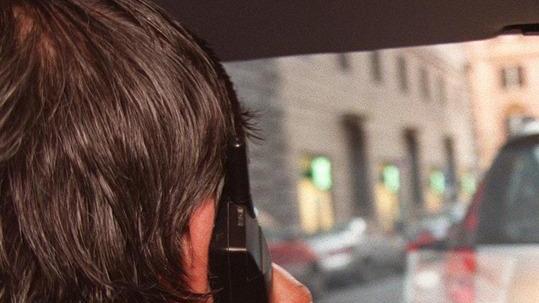 Stop telefono alla guida La campagna dei vigili