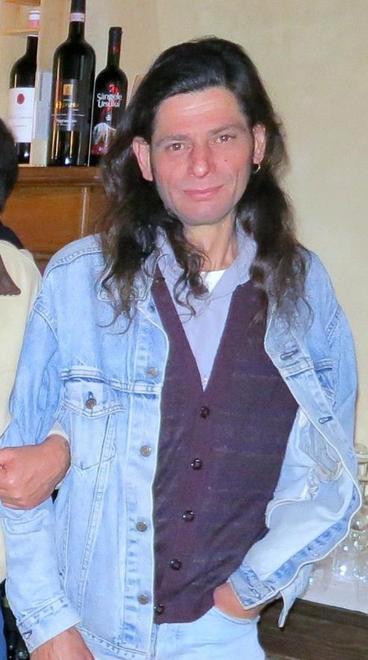 Colpito da un malore in casa, muore a 52 anni 