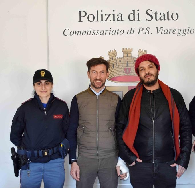 Marocchino trova portafogli con 600 euro e lo restituisce 