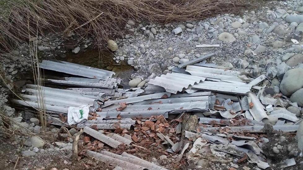 Discarica di eternit al Ghiaione di Groppoli