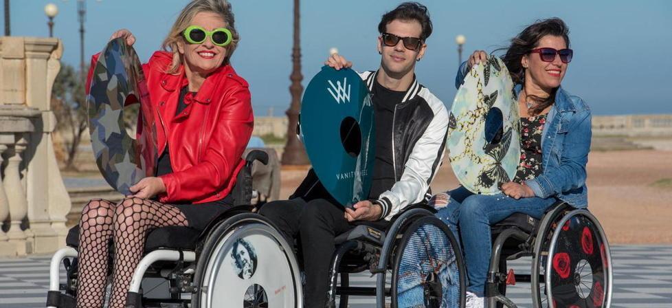 Accessori per tutti per rendere più belle e colorate le sedie a rotelle 