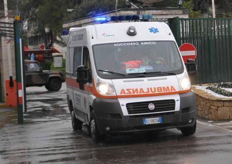 Quindicenne trovato morto in casa dalla madre, città sotto choc
