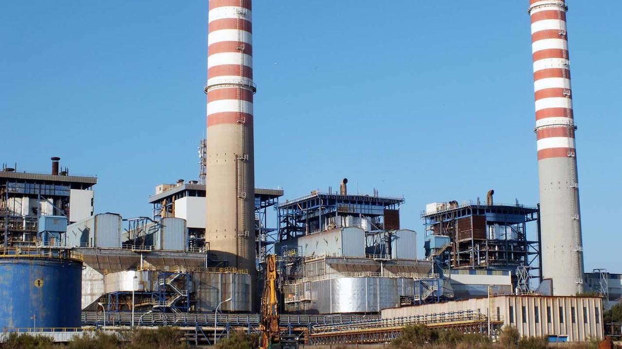 L'ex centrale Enel di Torre del Sale (foto Paolo Barlettani)