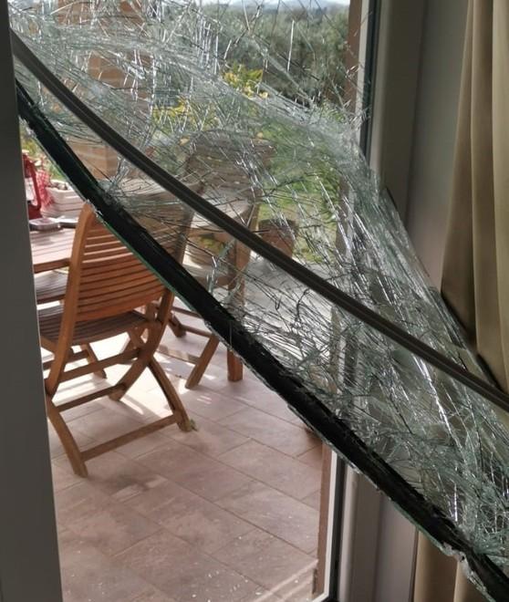 Ladri entrano in casa Zero bottino, tanti danni