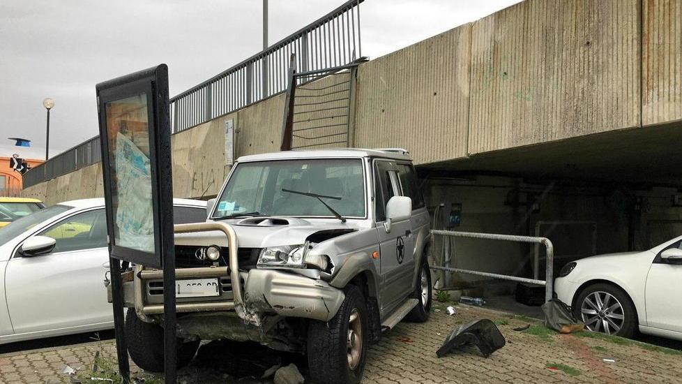 Precipita con l’auto dal ponte: donna illesa