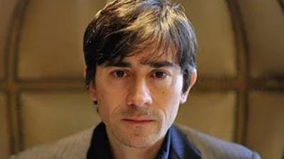 Lo Cascio è “Dracula”: il principe delle tenebre sul palco del Moderno