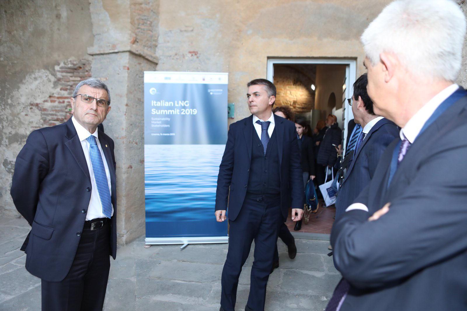 Il viceministro Edoardo Rixi e, a sinistra, il commissario dell’Authority Pietro Verna (Marzi Pentafoto)