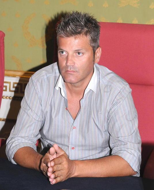 A Camigliani fontanello abbandonato a se stesso