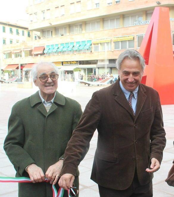 Quella “A” nella piazza tra gioie e dolori