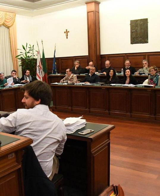 Rollo: «Fiumi di soldi verso Punto Radio» 