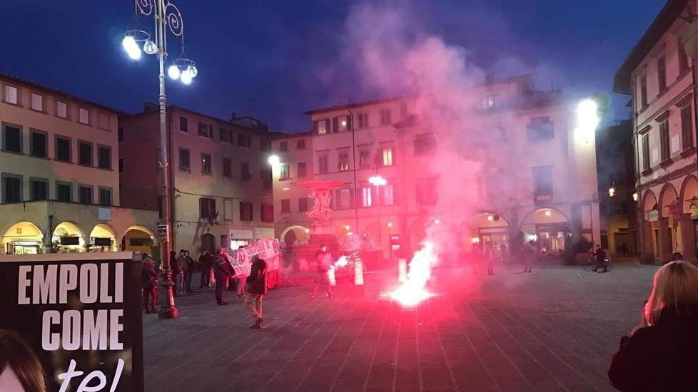 Il Csa Intifada manifesta contro il candidato Poggianti