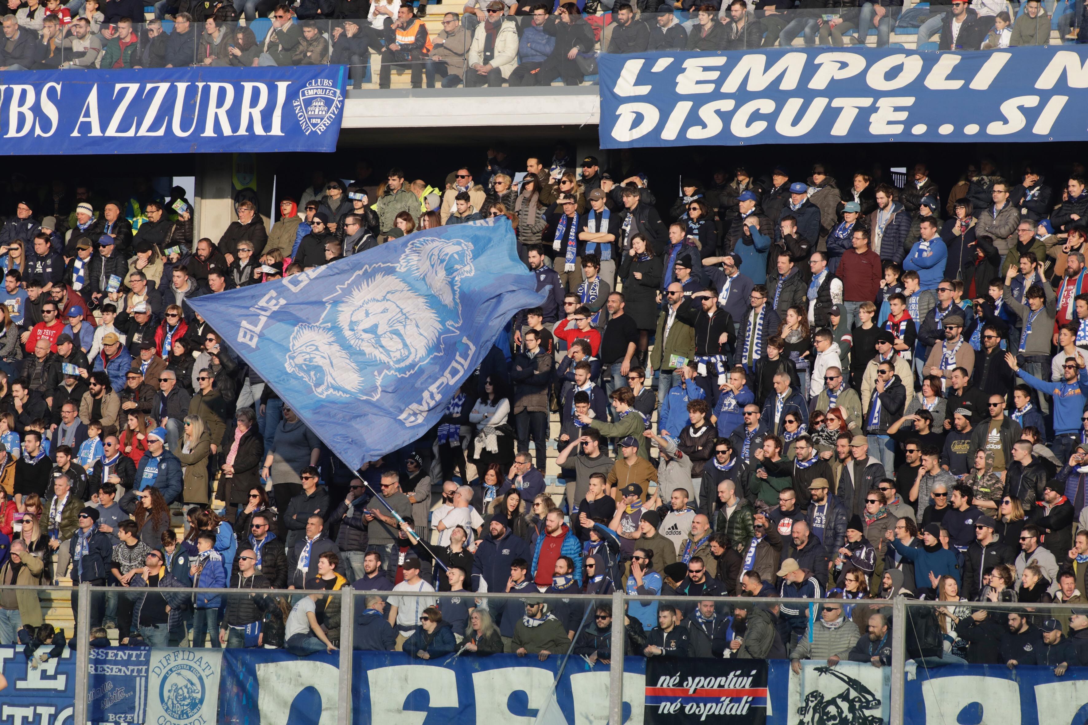 Striscione non autorizzato, multati 5 tifosi dell'Empoli 