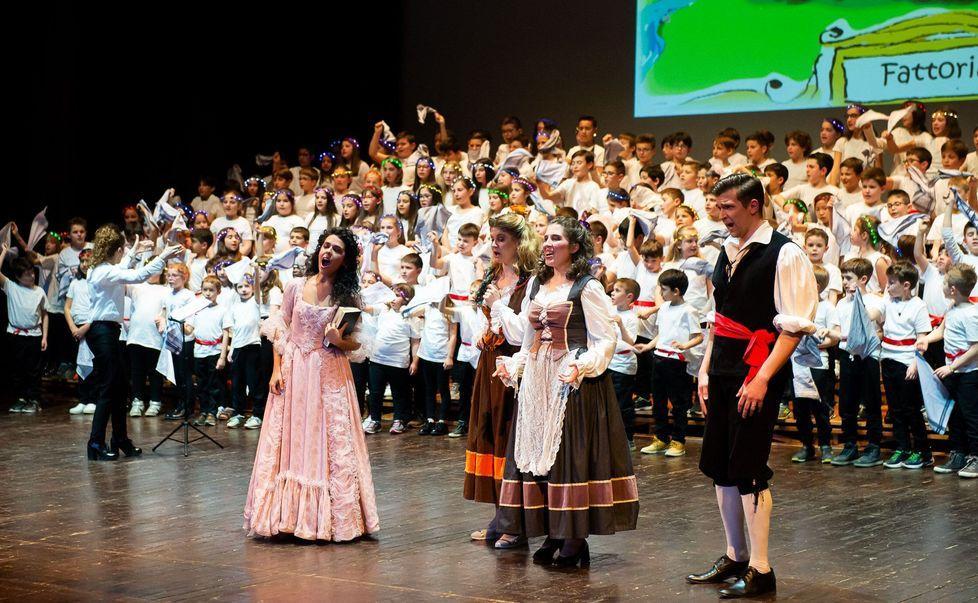 Modena. L’Elisir d’amore “dei piccoli” conquista il Pavarotti. Tre sold out e tanti applausi 