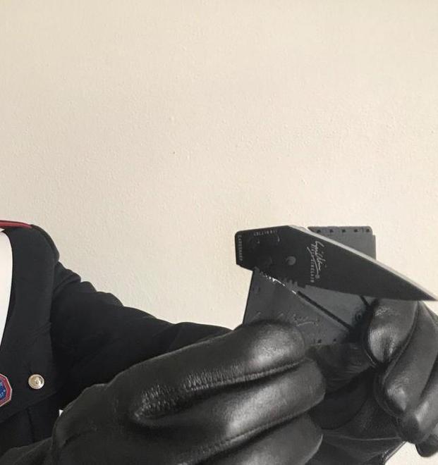 Fermato con la card-coltello Denunciato
