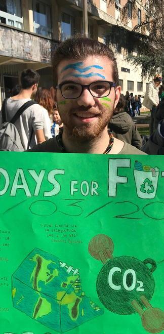 Studenti in piazza per il clima «Non esiste un altro pianeta» 