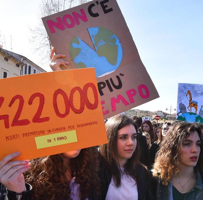 Da Follonica all’Amiata a Pitigliano centinaia chiedono un cambiamento 