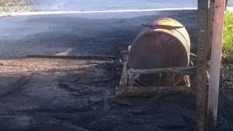 A fuoco l’isola ecologica «Scopriremo chi è stato»