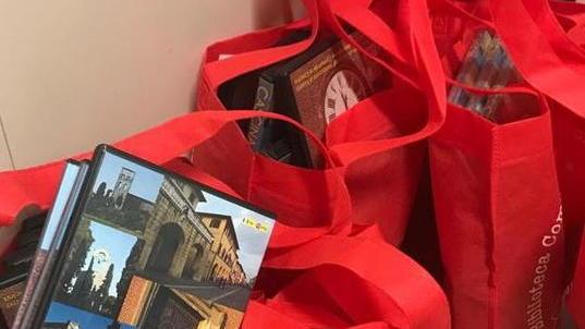 La polemica politica s’infiamma e corre tra i veleni dell’etere