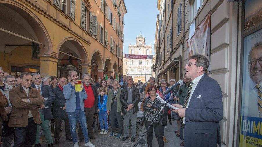 Muzzarelli e “DaiMò”, in via Farini il quartiere generale del sindaco ricandidato