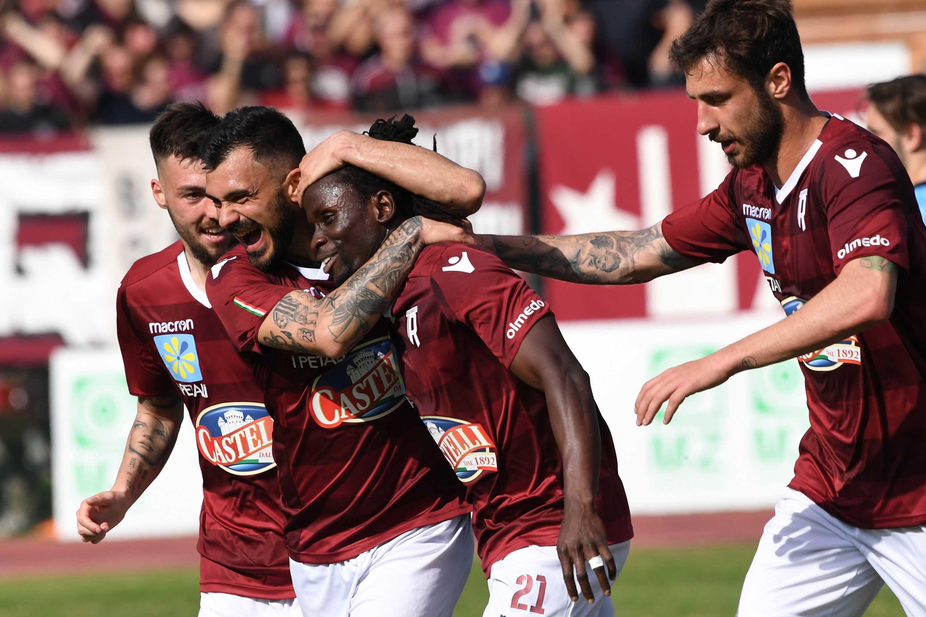 La Reggiana batte il Mezzolara, Modena ko in casa