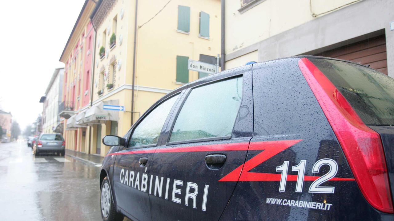 Una pattuglia di carabinieri di Campagnola