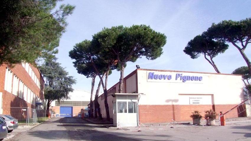 L'azienda chiede i soldi per le spese legali agli operai ammalati, parte la raccolta fondi online