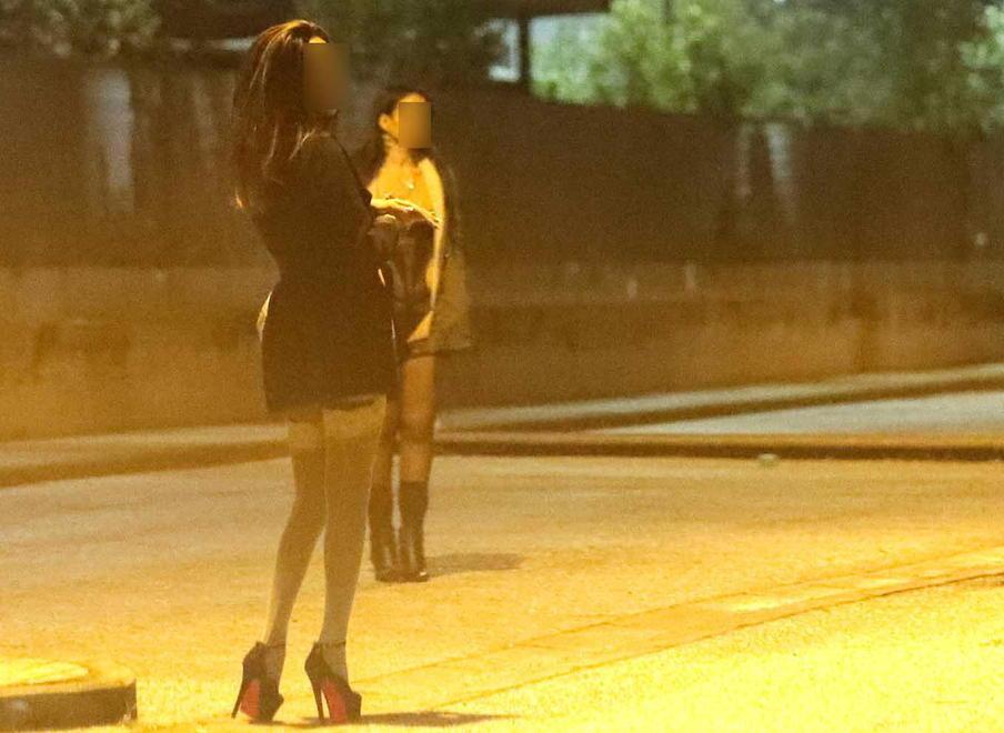 Sessantaseienne picchiato e derubato da alcune trans 