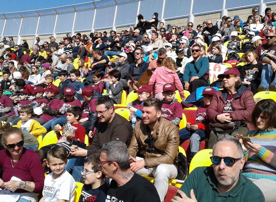 Lo striscione, i cori e la festa per la Triglia