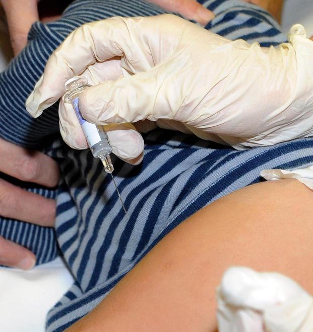 Vaccini, due bambini sospesi alla materna 