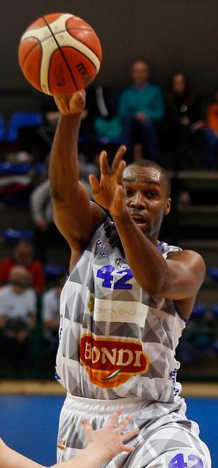Bondi col dubbio Swann sul parquet di Mantova a caccia del colpo grosso
