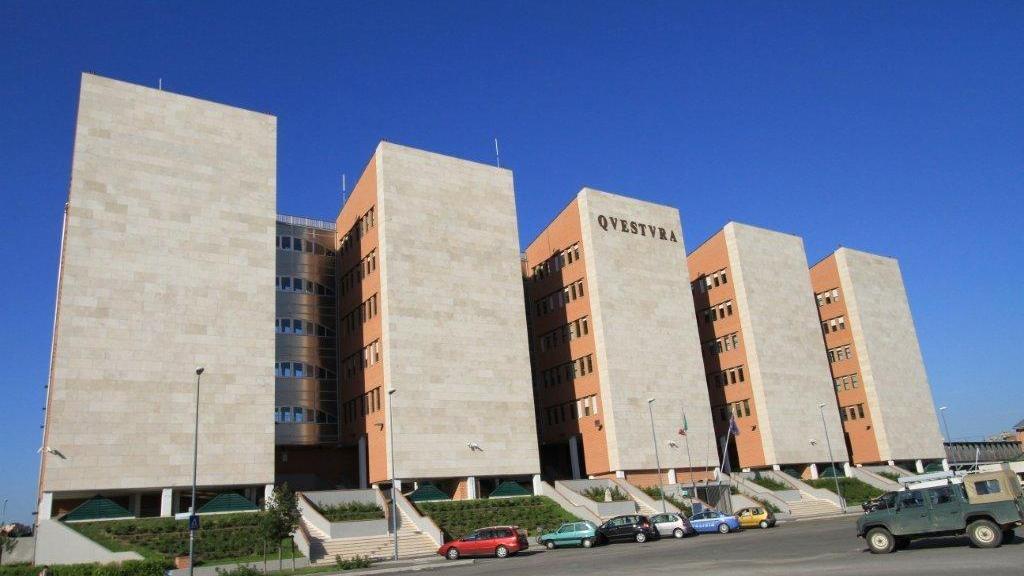 Spaccia vicino alle scuole: per lui Daspo urbano. Primo caso in provincia