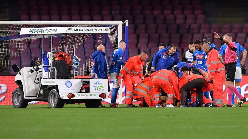 Paura per Ospina: sviene in campo