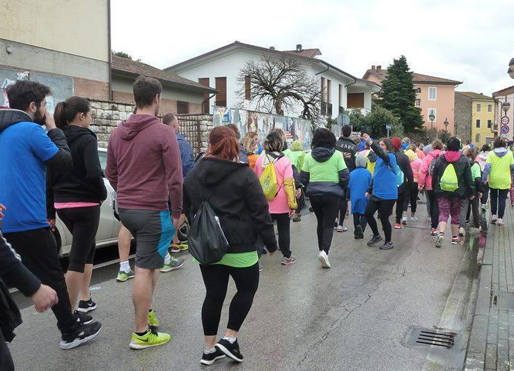 Porcari, 1080 partecipanti alla marcia «Insieme si vince» 
