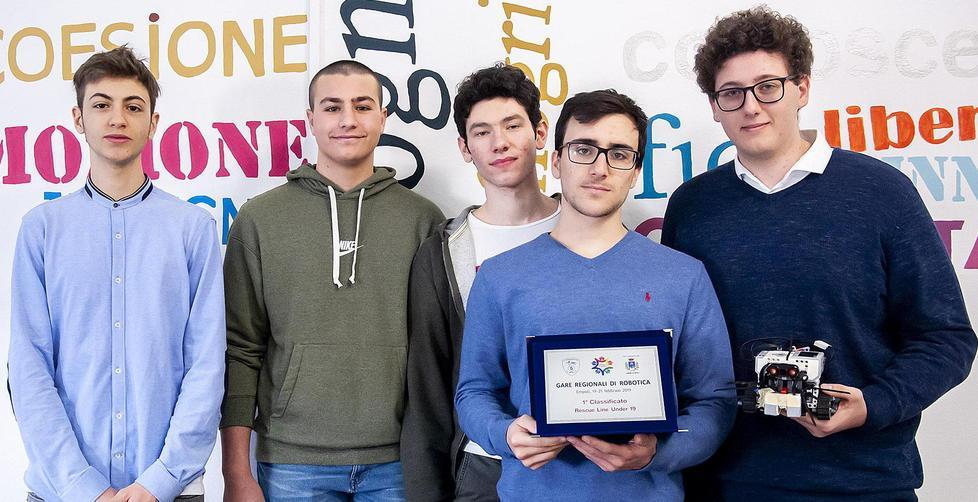 In cerca di donazioni per la finale dei robot 