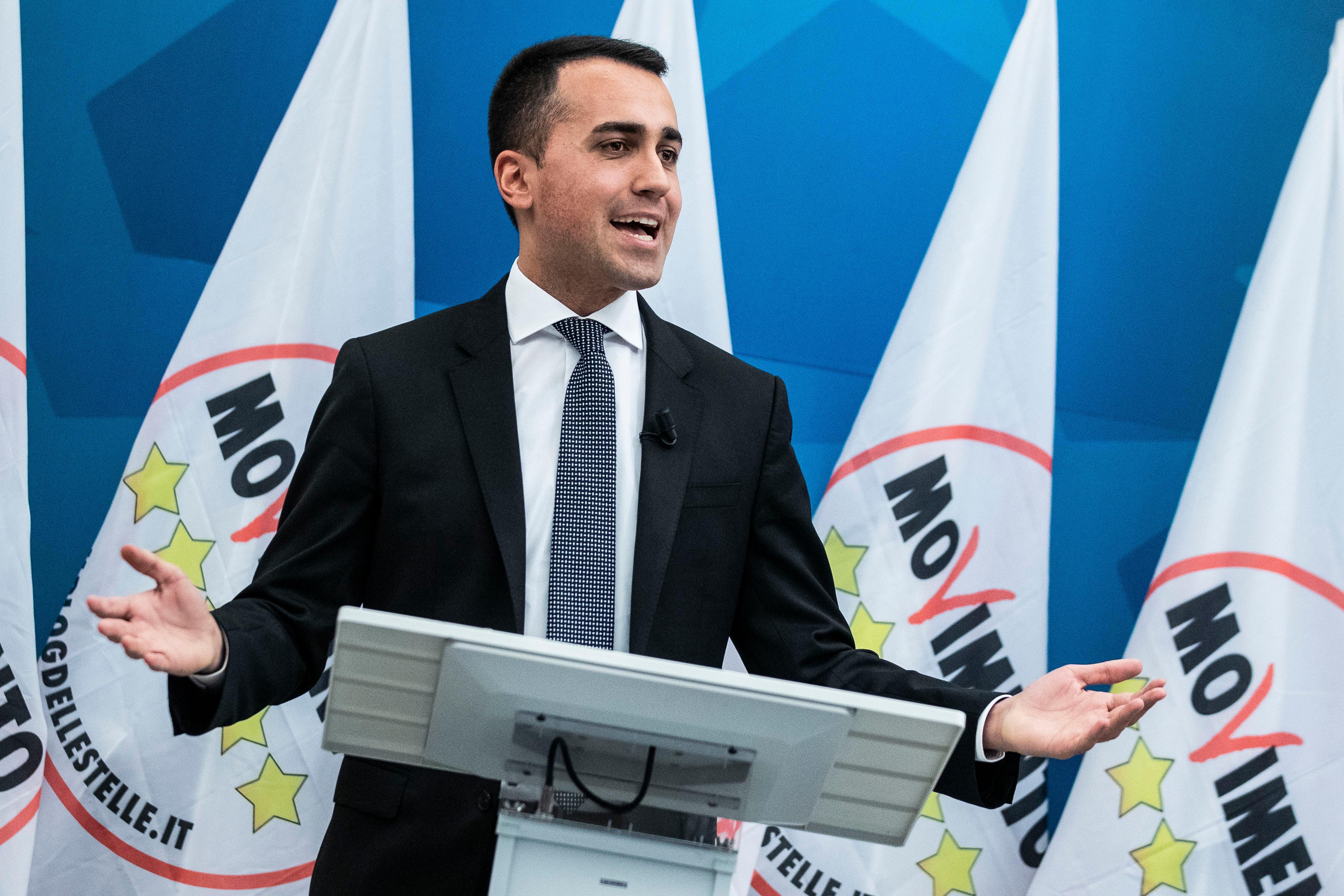 Di Maio, Zingaretti e il salario minimo