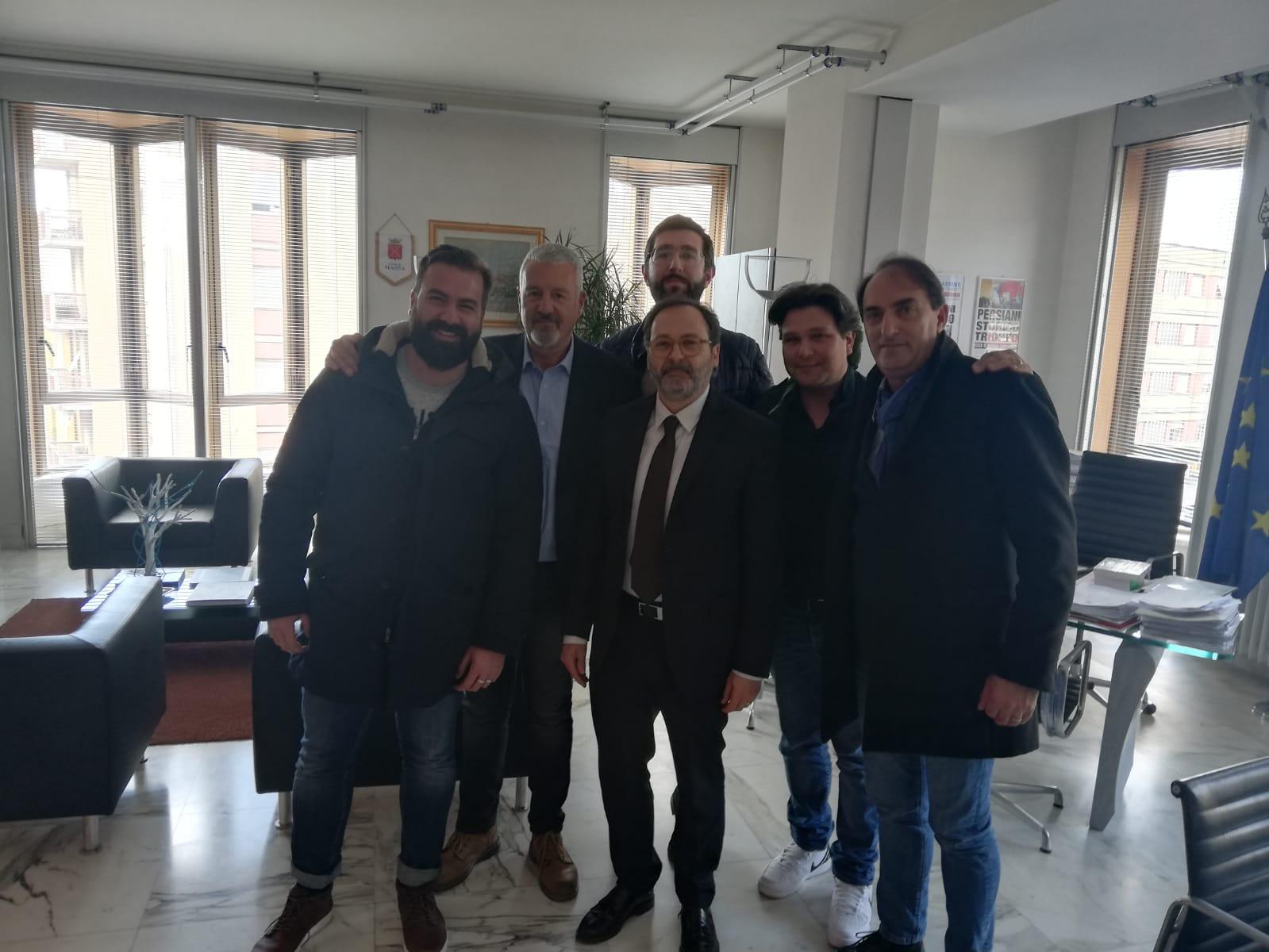 Crisi di giunta, il sindaco di Massa revoca le deleghe a Lama e Mottini