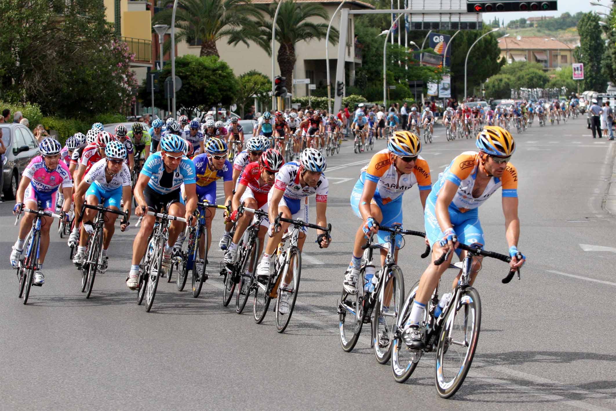 Il passaggio del Giro d'Italia a Sovigliana nel 2019 (foto Carlo Sestini)