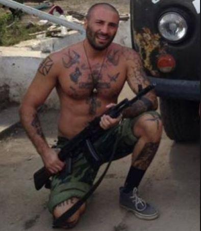 Lo picchia col tirapugni e fugge: «Ora è mercenario in Ucraina» 