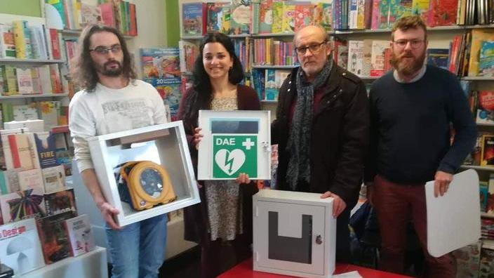 Donato un defibrillatore a Resceto con i soldi raccolti