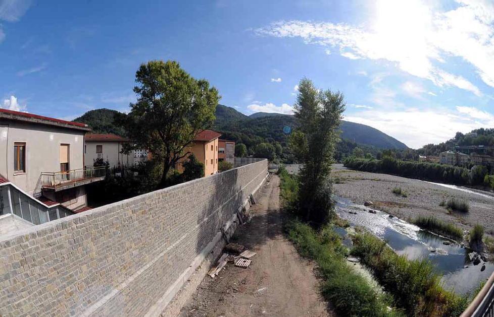 «Progetto da modificare muro d’argine troppo alto» 