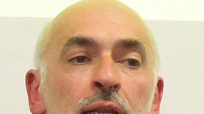 «Aguzzoli è No Vax» Il medico del CoRe querela De Lucia