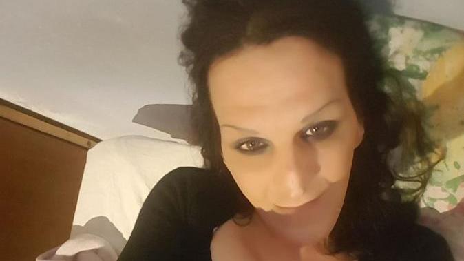 È transgender. «Niente casa in affitto a Massa»