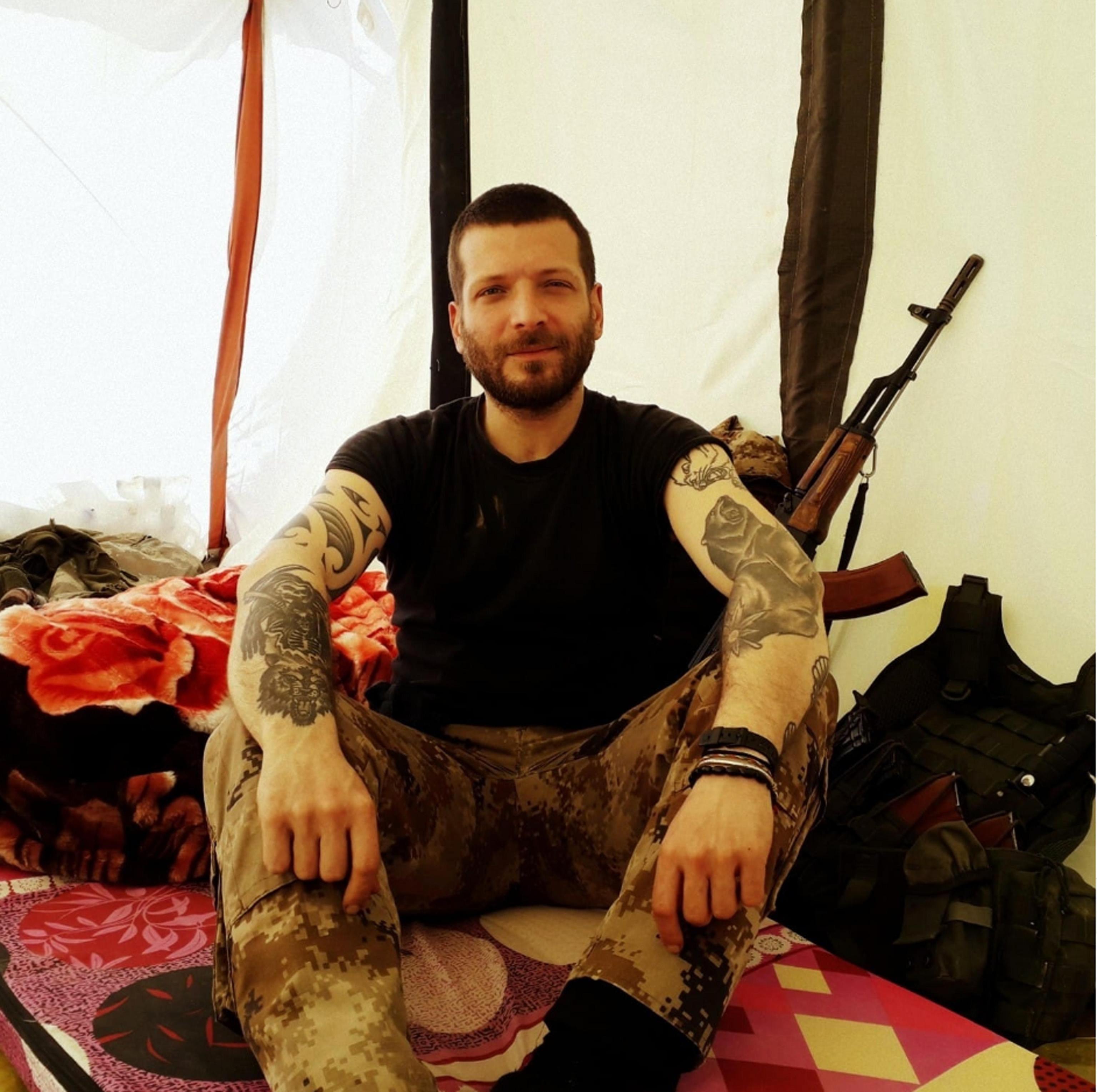 Ucciso dall'Isis, Lorenzo Orsetti sarà sepolto a Firenze: la decisione dei genitori 