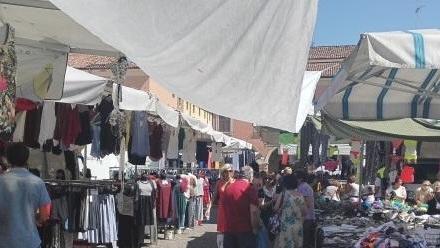 «Ambulanti e merce scadente» L’offensiva di Sassuolo 2020