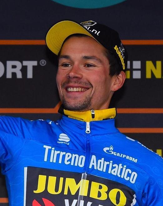 Roglic beffa Adam Yates e vince per un solo secondo Maestri è maglia arancione