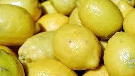 Ci rendono belli fuori e dentro: i limoni non sono solo acidi