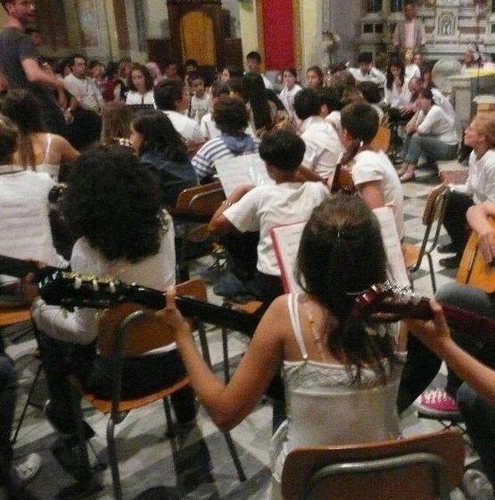 Performance di liriche per la giornata Unesco con “Ahi la poesia”