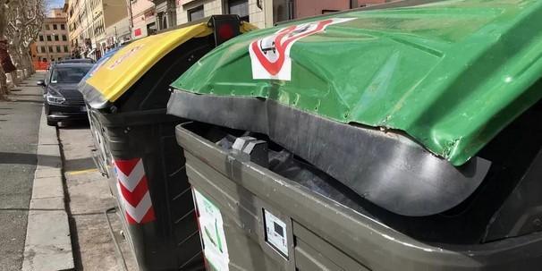 Danneggiati alcuni cassonetti