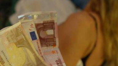 La relazione tra il commerciante pisano e la cubana è andata avanti per diversi mesi