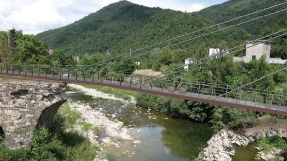 Un rendering di un ponte della futura Ciclovia del sole